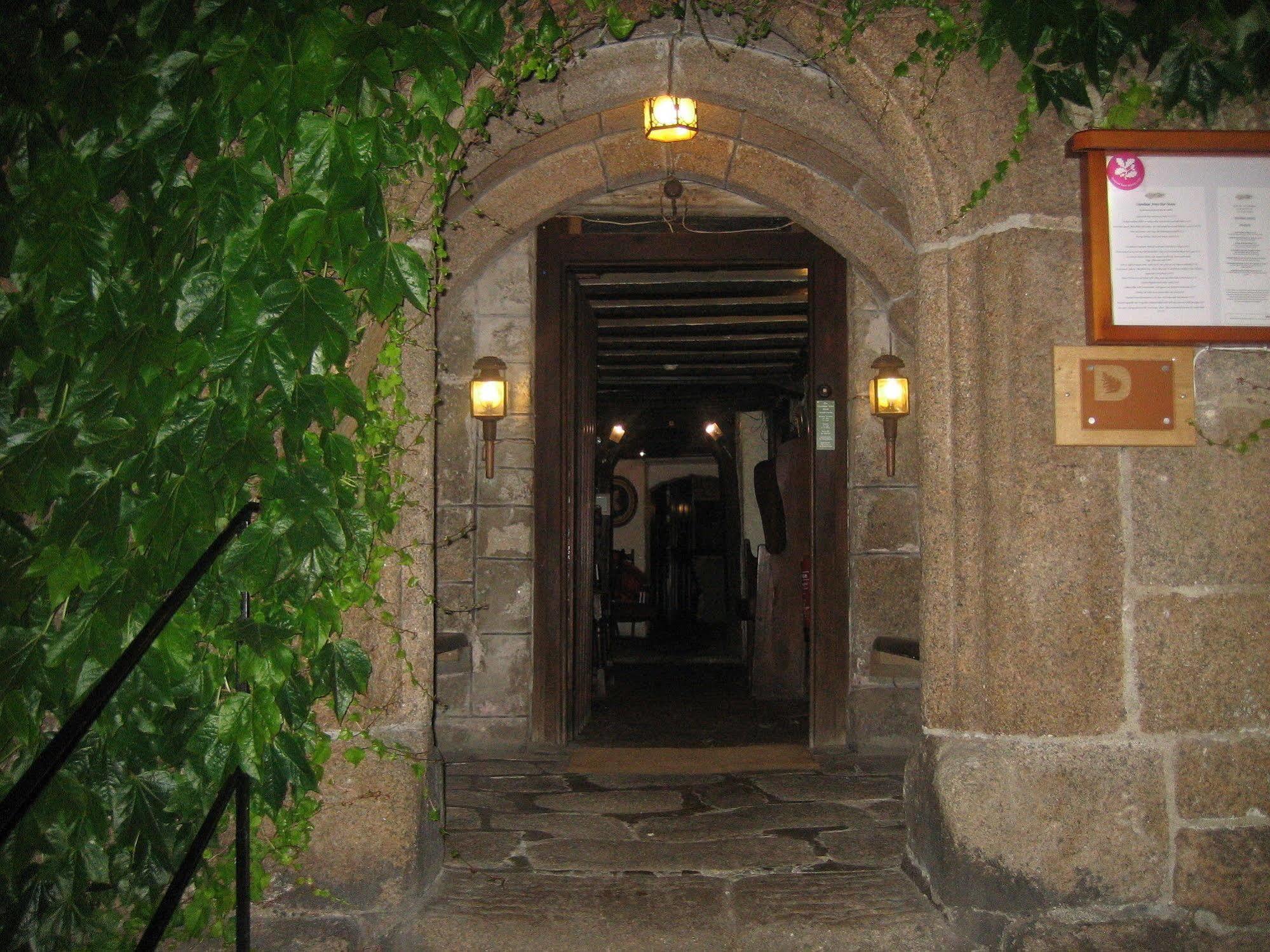 The Oxenham Arms Hotel Devon South Zeal エクステリア 写真